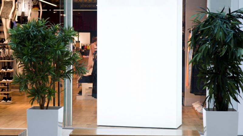 Display iluminado transforma a experiência visual em ambientes diversos